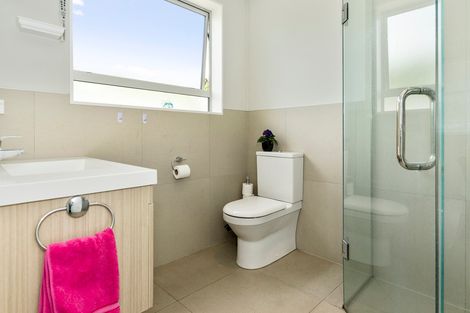 Photo of property in 2 Puriri Road, Pukekohe, 2120