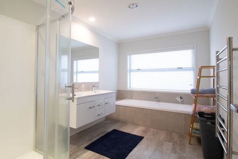 Photo of property in 64 Penetaka Heights, Pyes Pa, Tauranga, 3112