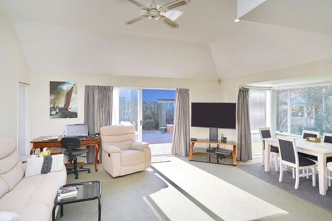 Photo of property in 12 Milesbrook Close, Rangiora, 7400