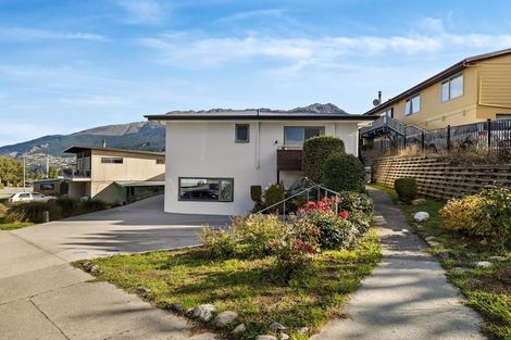 Photo of property in 18 Panorama Terrace, Queenstown, 9300
