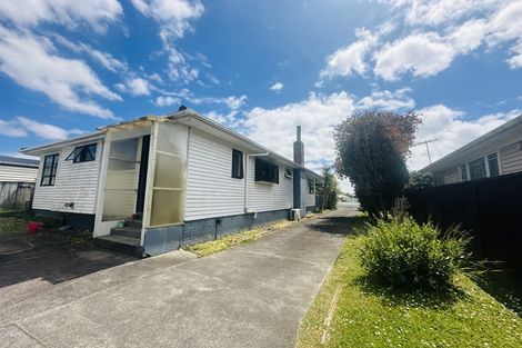 Photo of property in 64 Golf Road, New Lynn, Auckland, 0600