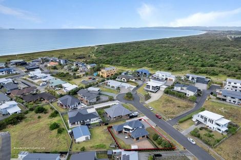 Photo of property in 7 Kihi Place, Ruakaka, 0116