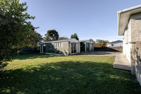 Photo of property in 35 Kimberley Grove, Westbrook, Palmerston North, 4412