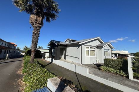 Photo of property in 204a Devonport Road, Tauranga, 3110