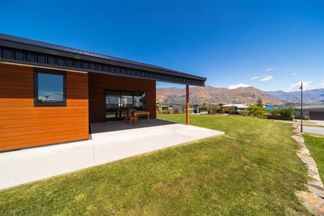 Photo of property in 20 Infinity Drive, Wanaka, 9305