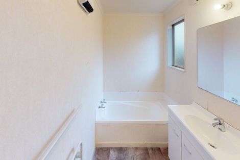 Photo of property in 6 Geneva Terrace, Kelvin Grove, Palmerston North, 4414