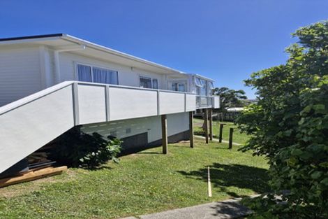 Photo of property in 64a Baylands Drive, Newlands, Wellington, 6037