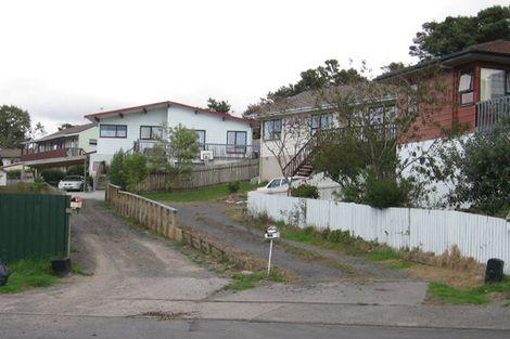 Photo of property in 20 Holmes Drive South, West Harbour, Auckland, 0618