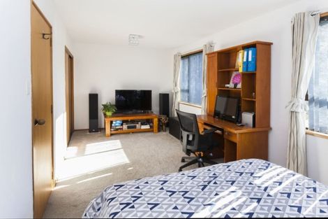 Photo of property in 20 Sheraton Place, Redwood, Christchurch, 8051