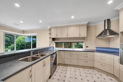 Photo of property in 2 Orlando Close, Frankleigh Park, New Plymouth, 4310