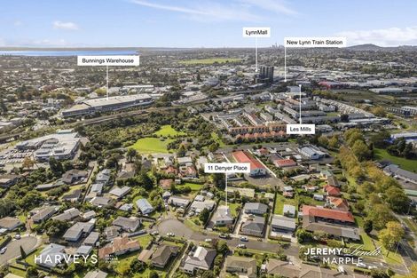 Photo of property in 11 Denyer Place, New Lynn, Auckland, 0600