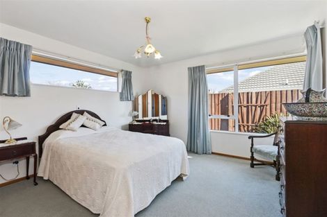 Photo of property in 64 Apsley Drive, Avonhead, Christchurch, 8042