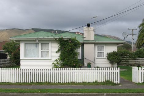Photo of property in 4 Totara Street, Waikanae, 5036