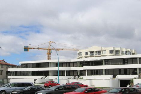Photo of property in 10 Marine Parade, Mount Maunganui, 3116