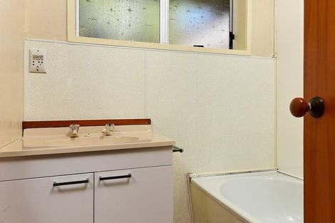 Photo of property in 106 Colwill Road, Massey, Auckland, 0614