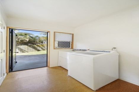 Photo of property in 93a Botany Road, Botany Downs, Auckland, 2010