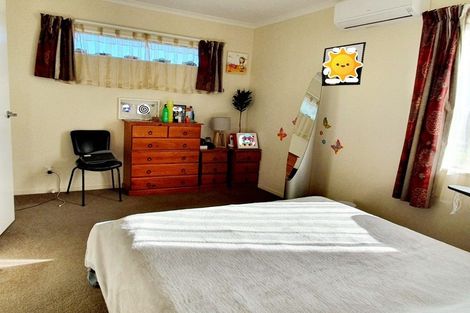 Photo of property in 23 Roy Douglas Place, Favona, Auckland, 2024