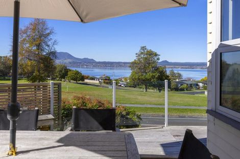 Photo of property in 10 Wakeman Road, Acacia Bay, Taupo, 3330