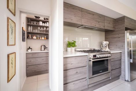 Photo of property in 4 Loeb Place, Rolleston, 7614