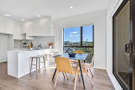 Photo of property in 1/28 Westgate Drive, Westgate, Auckland, 0614