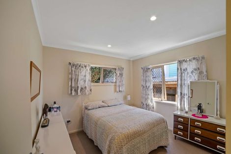 Photo of property in 19 Waverley Street, Elgin, Gisborne, 4010