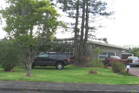 Photo of property in 30 Renata Crescent, Te Atatu Peninsula, Auckland, 0610