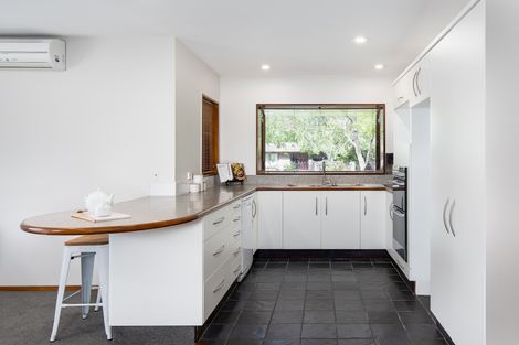 Photo of property in 51 Westgrove Avenue, Avonhead, Christchurch, 8042