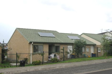 Photo of property in 4/25 Charlenne Close, Ranui, Auckland, 0612