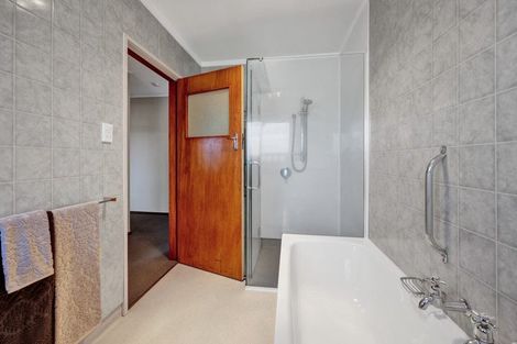 Photo of property in 90 Manawapou Road, Hawera, 4610