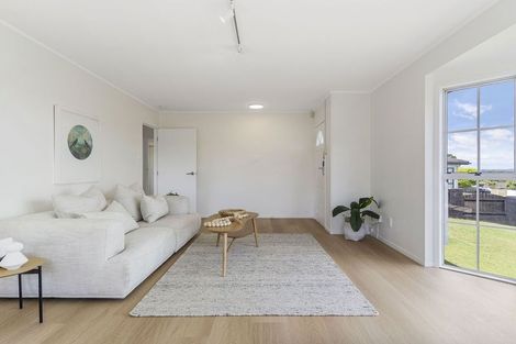 Photo of property in 5 Moxham Grove, Massey, Auckland, 0614