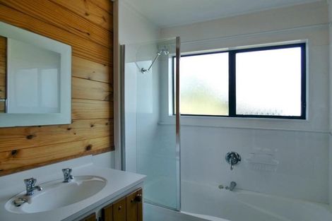 Photo of property in 57 Cliff View Drive, Green Bay, Auckland, 0604