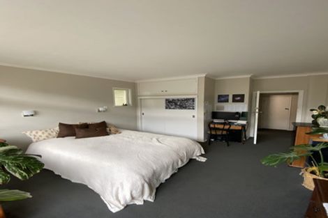 Photo of property in 70 Kelburn Parade, Kelburn, Wellington, 6012