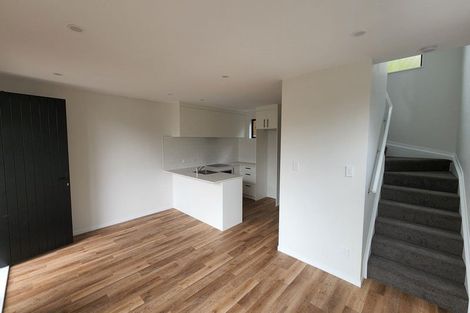 Photo of property in 17 Tokai Place, Glen Eden, 0602