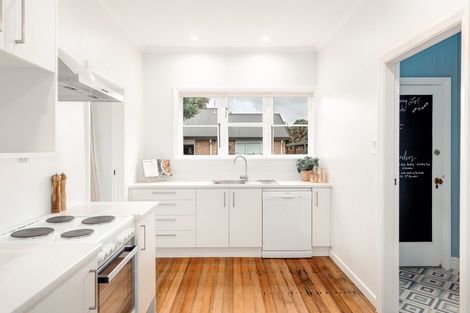 Photo of property in 18 Smith Street, Woolston, Christchurch, 8062