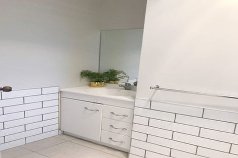 Photo of property in 100 Chapel Road, Flat Bush, Auckland, 2019