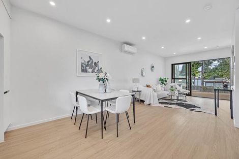 Photo of property in 252 Pakuranga Road, Pakuranga Heights, Auckland, 2010