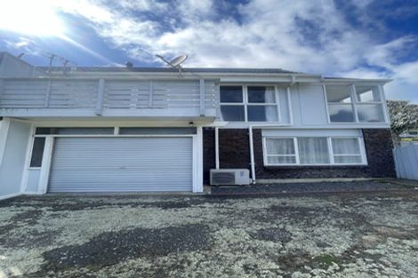 Photo of property in 15 Burdendale Grove, Churton Park, Wellington, 6037