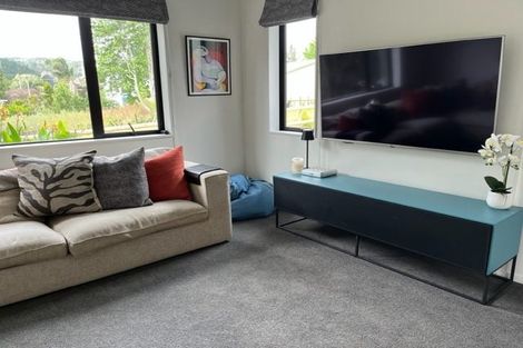 Photo of property in 20b Cambridge Road, Riverhead, 0820