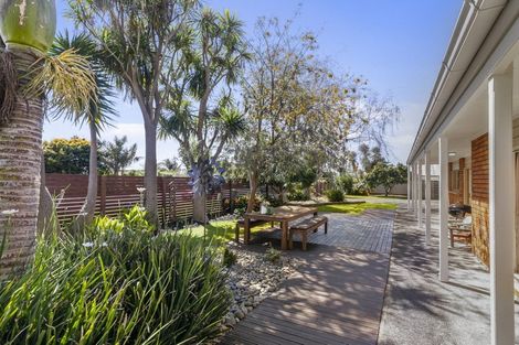 Photo of property in 2 Waimanu Place, Point Wells, Warkworth, 0986