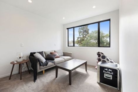 Photo of property in 70b Colwill Road, Massey, Auckland, 0614