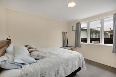 Photo of property in 5 Kowhai Street, Naenae, Lower Hutt, 5011