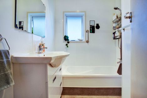 Photo of property in 37 Hooper Avenue, Pukekohe, 2120