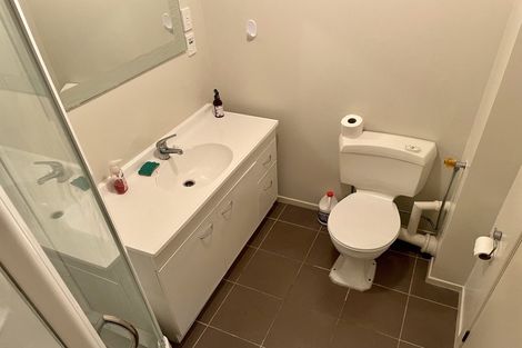Photo of property in 2f4 Oriental Terrace, Mount Victoria, Wellington, 6011