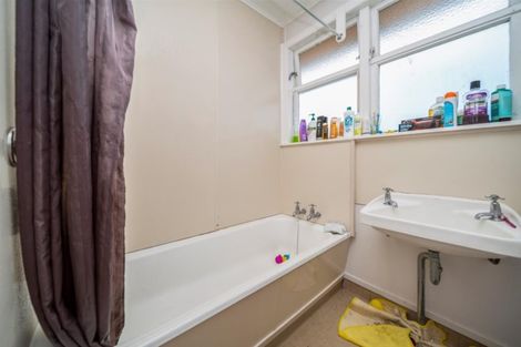 Photo of property in 14 Mclean Street, Hawera, 4610