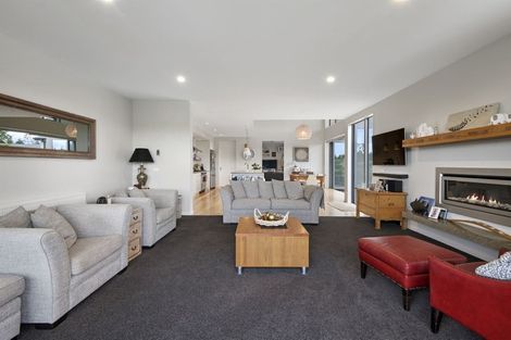 Photo of property in 30 Oakgrove Drive, Rangiora, 7400