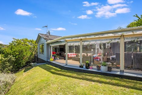 Photo of property in 39 Saunders Close, Whitby, Porirua, 5024