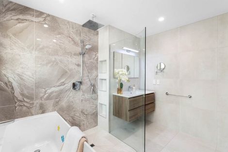 Photo of property in 95 Awaruku Road, Torbay, Auckland, 0630