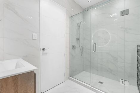 Photo of property in 15 Kuaha Road, Massey, Auckland, 0614