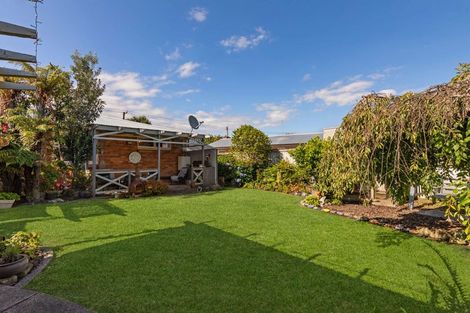 Photo of property in 50 Collins Road, Melville, Hamilton, 3206