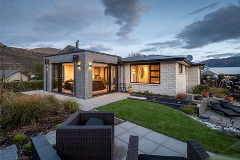 Photo of property in 15 Bracken Street, Arrowtown, 9302